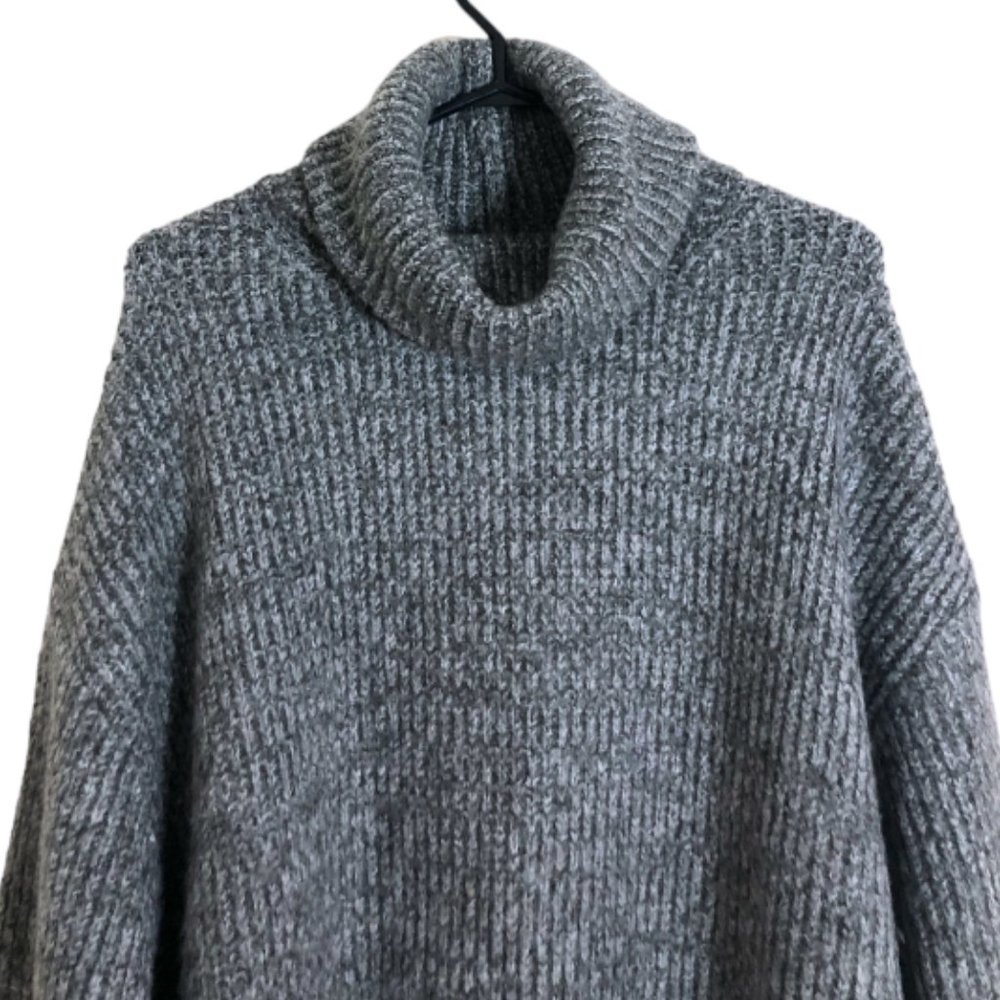 Zara Gray Ribbed Turtleneck Sweater - Picture 2 of 8